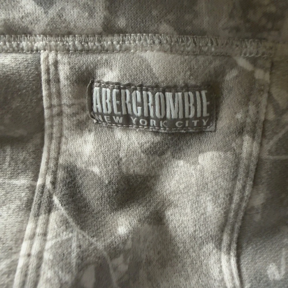 Abercrombie Kids Zip Hoodie Kids 9/10 Grey Excellent Leaf Camo Waffle Lined